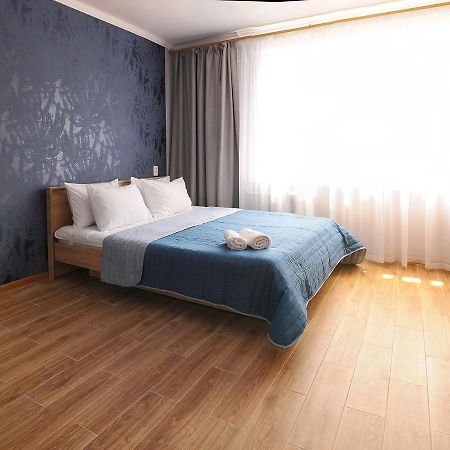Scandinavian Poltava Apartments With 2 Rooms, 3 Beds 1 Sofa Exterior foto
